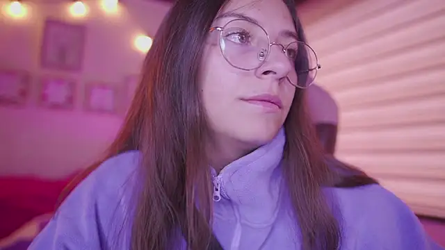 Snapshot of milly_kenner chatting on 03/25/26, 07:09 milly kenner online show from 03/25/26, 07:09