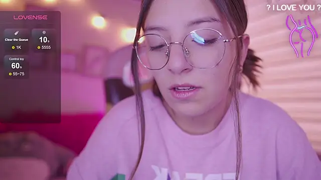 Snapshot of milly_kenner chatting on 04/06/26, 07:48 milly kenner online show from 04/06/26, 07:48