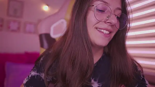 Snapshot of milly_kenner chatting on 04/14/26, 06:47 milly kenner online show from 04/14/26, 06:47