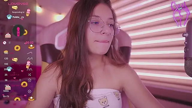 Snapshot of milly_kenner chatting on 04/16/26, 07:03 milly kenner online show from 04/16/26, 07:03