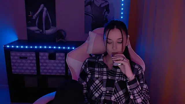 AlisaLink online show from 01/25/25, 03:41