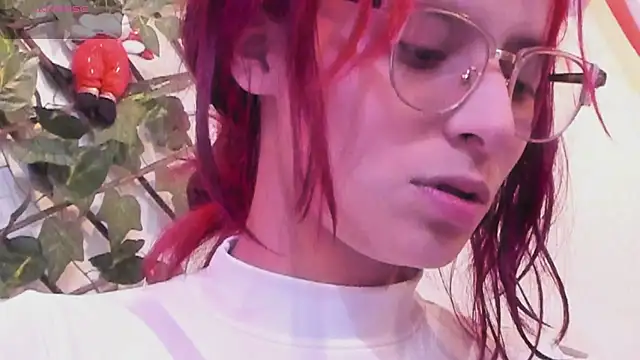 Snapshot of RedMeloddy chatting on 12/22/25, 08:39 RedMeloddy online show from 12/22/25, 08:39