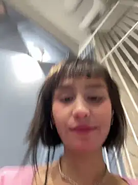 Snapshot of bigbabykiki chatting on 12/16/24, 06:10 bigbabykiki online show from 12/16/24, 06:10