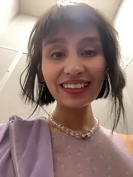 Snapshot of bigbabykiki chatting on 12/27/24, 10:12 bigbabykiki online show from 12/27/24, 10:12