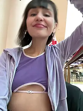 Snapshot of bigbabykiki chatting on 02/13/25, 09:41 bigbabykiki online show from 02/13/25, 09:41