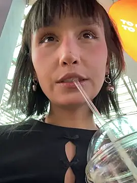 Snapshot of bigbabykiki chatting on 02/16/25, 01:27 bigbabykiki online show from 02/16/25, 01:27