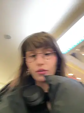 Snapshot of bigbabykiki chatting on 02/16/25, 04:32 bigbabykiki online show from 02/16/25, 04:32