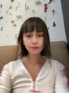 Snapshot of bigbabykiki chatting on 02/19/25, 06:44 bigbabykiki online show from 02/19/25, 06:44