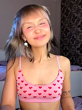 Snapshot of bigbabykiki chatting on 12/19/25, 06:59 bigbabykiki online show from 12/19/25, 06:59