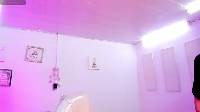 Alexx Scoot online show from 01/08/25, 07:56