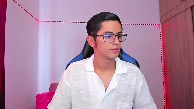 Snapshot of Ethan_Sai___ chatting on 12/08/24, 06:06 Ethan Sai online show from 12/08/24, 06:06