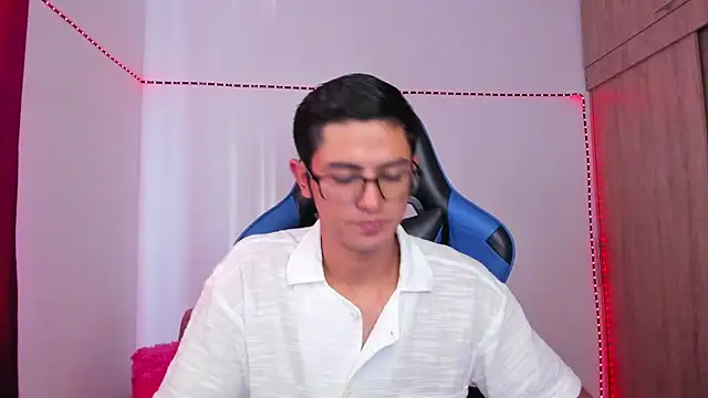 Snapshot of Ethan_Sai___ chatting on 12/08/24, 09:08 Ethan Sai online show from 12/08/24, 09:08