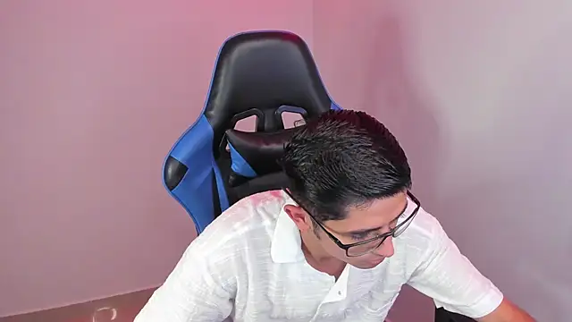 Snapshot of Ethan_Sai___ chatting on 01/11/25, 06:12 Ethan Sai online show from 01/11/25, 06:12