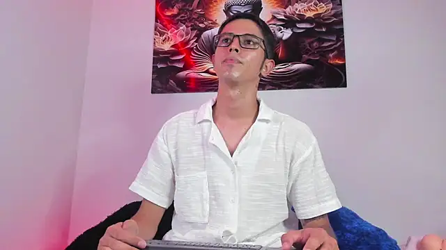 Snapshot of Ethan_Sai___ chatting on 02/17/25, 08:04 Ethan Sai online show from 02/17/25, 08:04