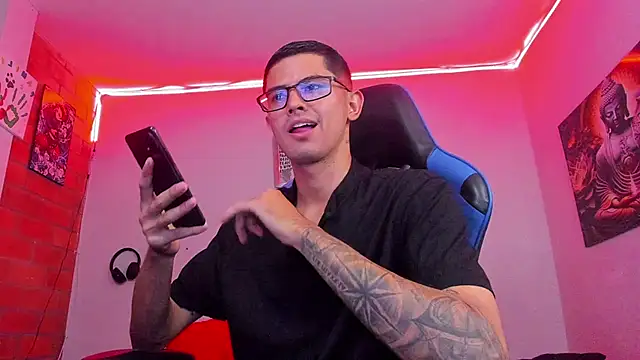 Snapshot of Ethan_Sai___ chatting on 10/16/25, 02:23 Ethan Sai online show from 10/16/25, 02:23