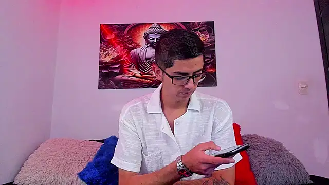 Snapshot of Ethan_Sai___ chatting on 10/28/25, 09:17 Ethan Sai online show from 10/28/25, 09:17