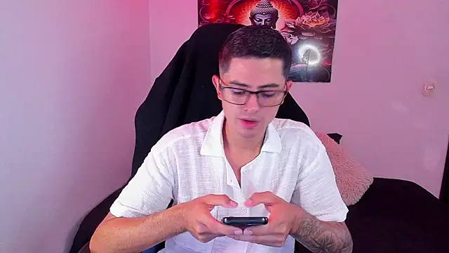 Snapshot of Ethan_Sai___ chatting on 11/10/25, 06:18 Ethan Sai online show from 11/10/25, 06:18