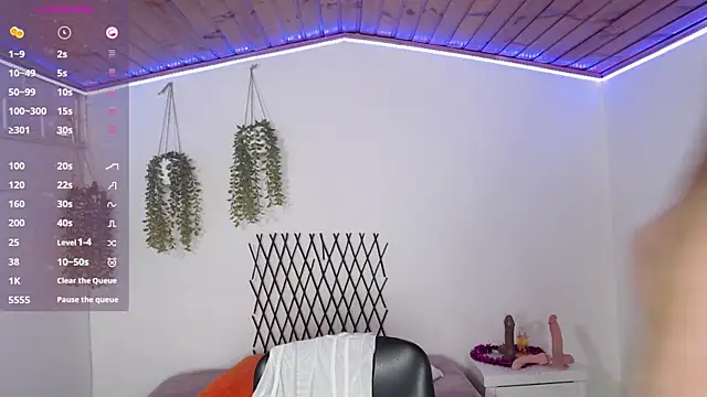 karla charloby online show from 10/14/25, 02:18