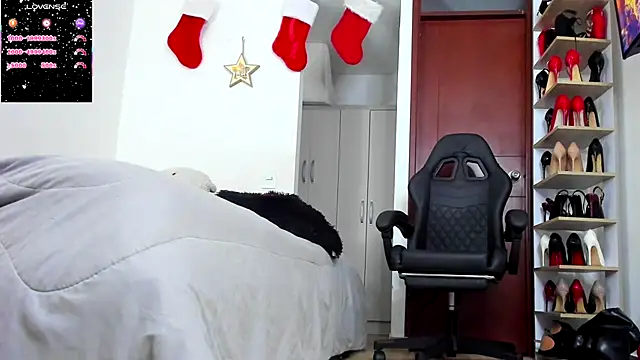 SophieBaker   online show from 12/21/25, 01:35