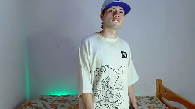 nolanjay  online show from 09/25/25, 08:12