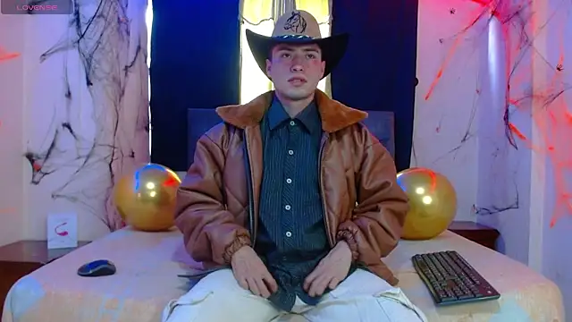 nolanjay  online show from 10/10/25, 08:19