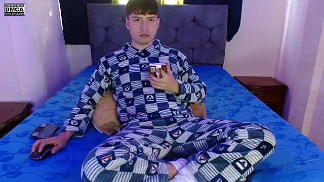 nolanjay  online show from 11/05/25, 01:11