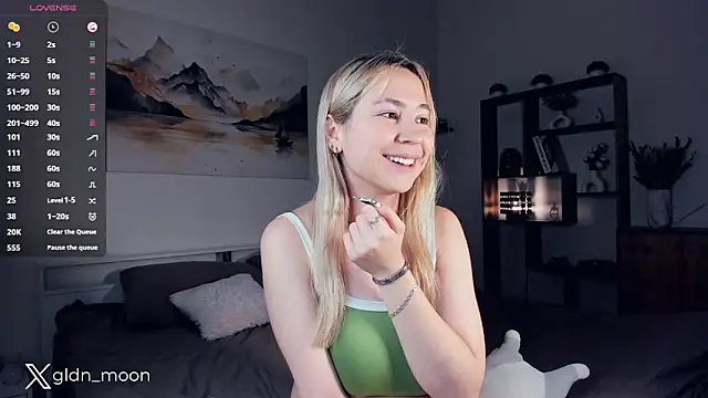 Snapshot of EternalLiberty chatting on 03/05/25, 01:31 EternalLiberty online show from 03/05/25, 01:31