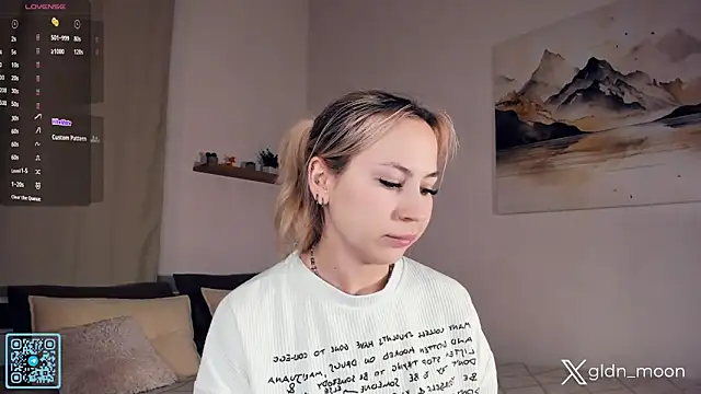 Snapshot of EternalLiberty chatting on 11/10/25, 07:35 EternalLiberty online show from 11/10/25, 07:35