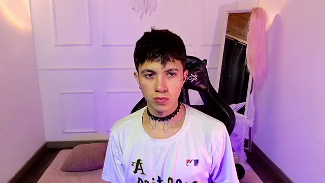 Justyn Ross online show from 10/19/25, 02:45