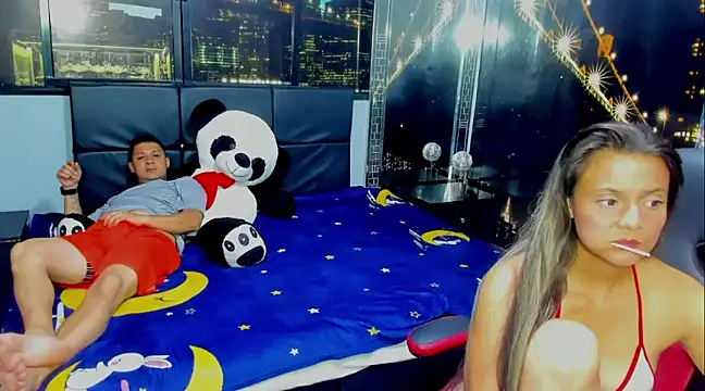 Snapshot of ValentinaAndTerry chatting on 01/05/25, 05:51 ValentinaAndTerry online show from 01/05/25, 05:51