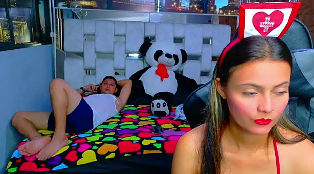 Snapshot of ValentinaAndTerry chatting on 03/11/25, 01:34 ValentinaAndTerry online show from 03/11/25, 01:34