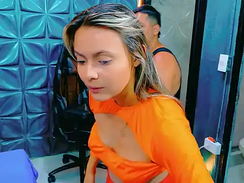 Snapshot of ValentinaAndTerry chatting on 10/11/25, 11:20 ValentinaAndTerry online show from 10/11/25, 11:20