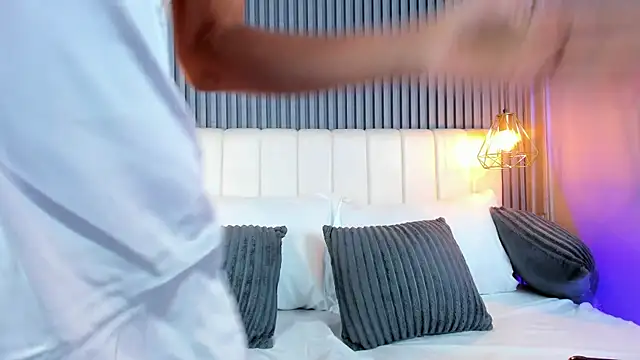 Snapshot of LinaGlam chatting on 09/11/25, 10:32 LinaGlam online show from 09/11/25, 10:32