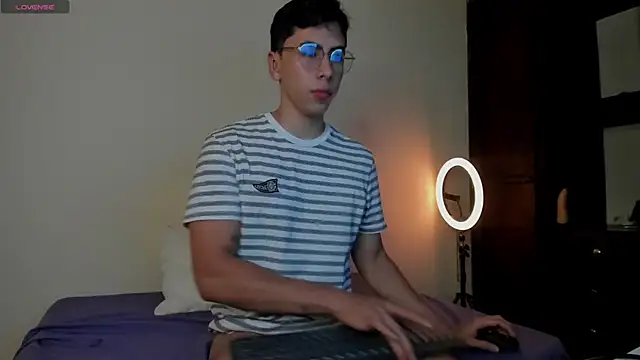 Snapshot of Alexx_oconnor chatting on 01/02/25, 05:57 Alexx oconnor online show from 01/02/25, 05:57