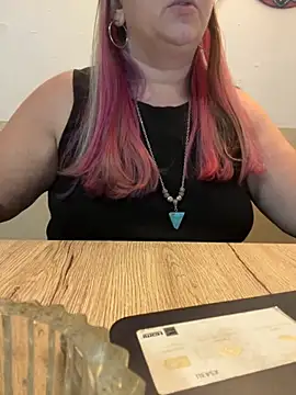 Popinasq online show from 10/25/25, 07:05