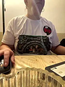 Snapshot of Popinasq chatting on 01/13/26, 12:38 Popinasq online show from 01/13/26, 12:38