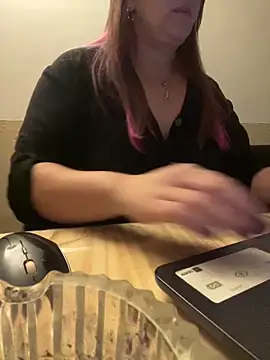 Snapshot of Popinasq chatting on 03/24/26, 04:39 Popinasq online show from 03/24/26, 04:39