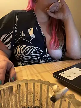 Snapshot of Popinasq chatting on 04/22/26, 01:08 Popinasq online show from 04/22/26, 01:08