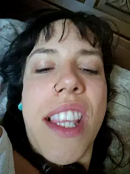 Snapshot of Lyrass chatting on 12/16/25, 09:47 Lyrass online show from 12/16/25, 09:47