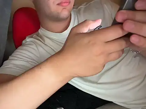 Snapshot of DaddysLittleBoyp chatting on 11/07/25, 08:42 DaddysLittleBoyp online show from 11/07/25, 08:42