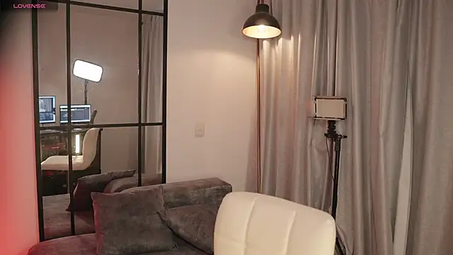 Snapshot of theaome chatting on 02/23/26, 10:40 theaome online show from 02/23/26, 10:40