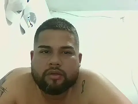 Snapshot of GABRIELGARCIA1313 chatting on 01/17/26, 11:30 GABRIELGARCIA1313 online show from 01/17/26, 11:30