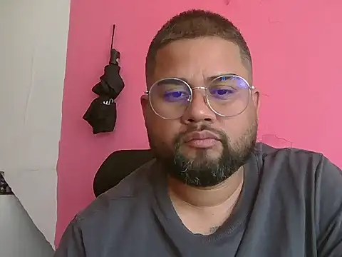 Snapshot of GABRIELGARCIA1313 chatting on 01/18/26, 05:50 GABRIELGARCIA1313 online show from 01/18/26, 05:50