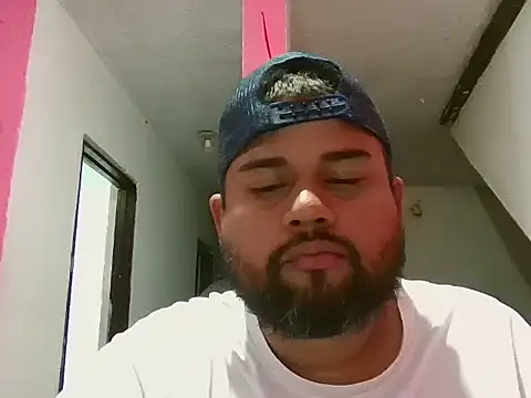 Snapshot of GABRIELGARCIA1313 chatting on 01/31/26, 11:14 GABRIELGARCIA1313 online show from 01/31/26, 11:14