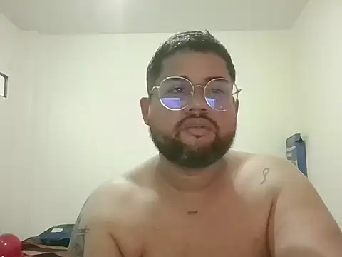 Snapshot of GABRIELGARCIA1313 chatting on 02/12/26, 11:00 GABRIELGARCIA1313 online show from 02/12/26, 11:00