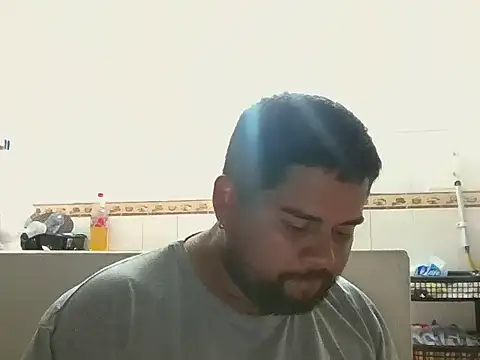 Snapshot of GABRIELGARCIA1313 chatting on 02/18/26, 11:44 GABRIELGARCIA1313 online show from 02/18/26, 11:44