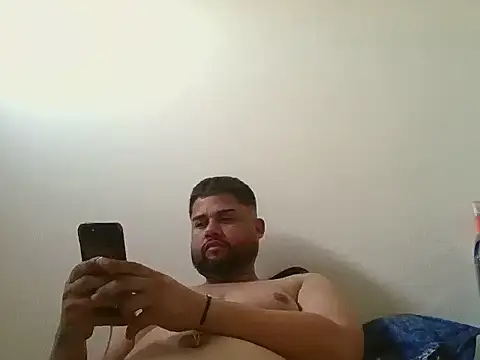 Snapshot of GABRIELGARCIA1313 chatting on 03/02/26, 01:29 GABRIELGARCIA1313 online show from 03/02/26, 01:29