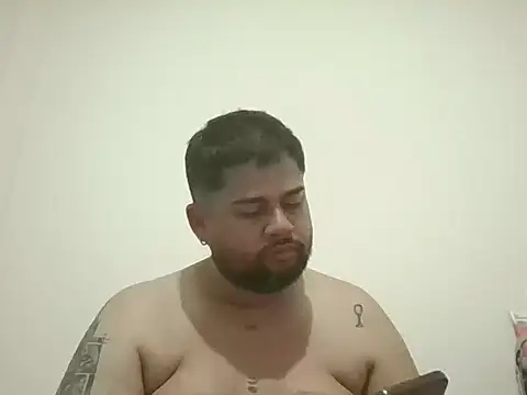 Snapshot of GABRIELGARCIA1313 chatting on 03/05/26, 11:23 GABRIELGARCIA1313 online show from 03/05/26, 11:23