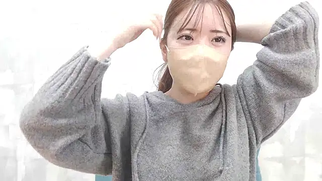 LOVE MOMO LOVE online show from 12/12/24, 02:55