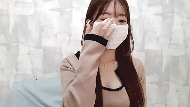 LOVE MOMO LOVE online show from 10/17/25, 11:46